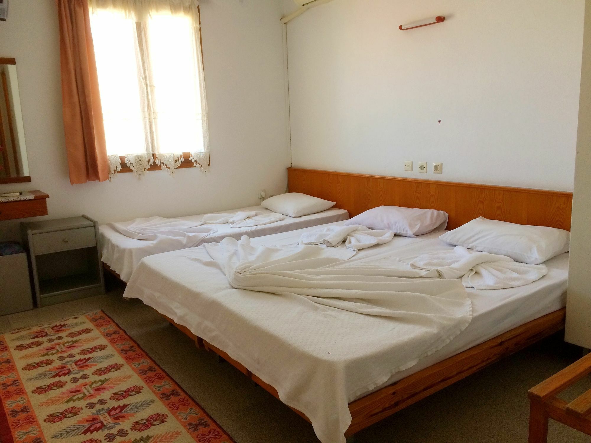 Çeşme Parmis Rooms מראה חיצוני תמונה